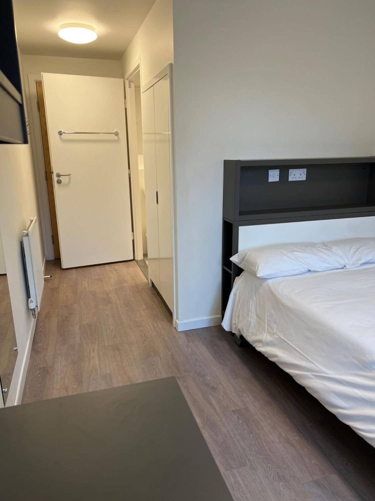 Pittville Student Village In Cheltenham チェルトナム エクステリア 写真